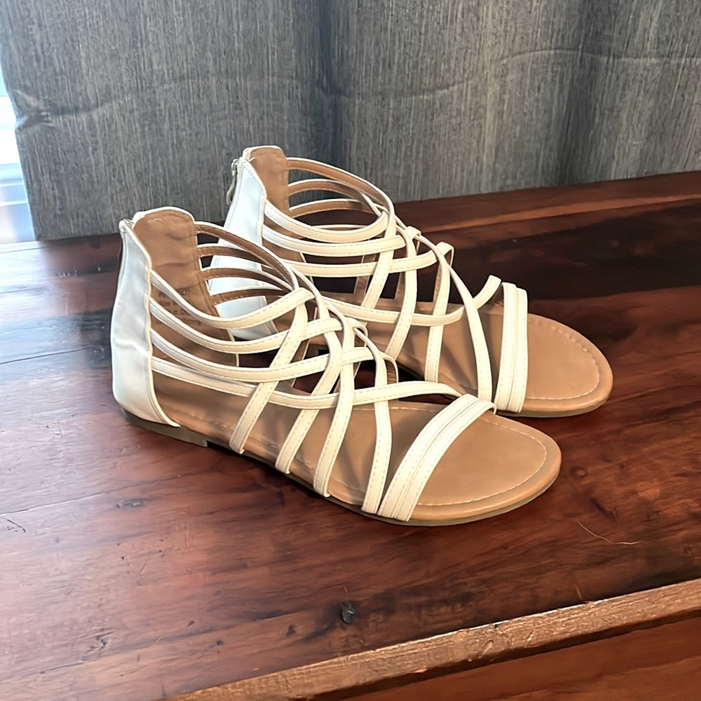 Journee Collection Hanni White Sandals